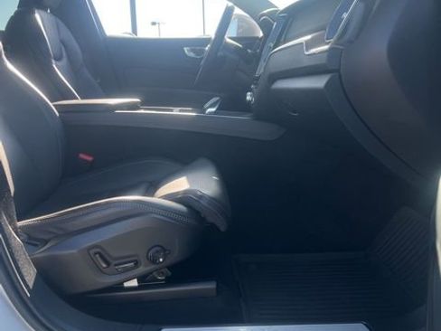 Used 2023 Volvo XC60 B5 Ultimate w/ Climate Package image 29