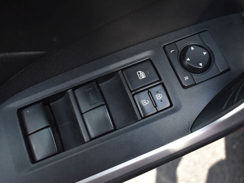 Used 2020 Toyota RAV4 XLE w/ Convenience Package AWD/4WD image 12