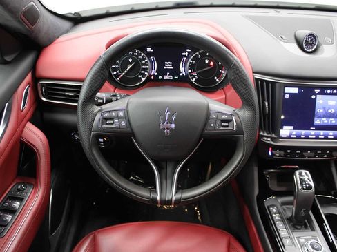 Used 2022 Maserati Levante GT image 17