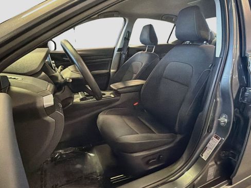 Used 2025 Nissan Altima 2.5 SV FWD image 13