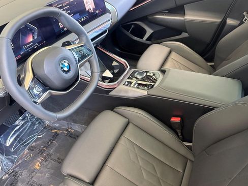 Used 2025 BMW X3 xDrive30 w/ Premium Package AWD/4WD image 4