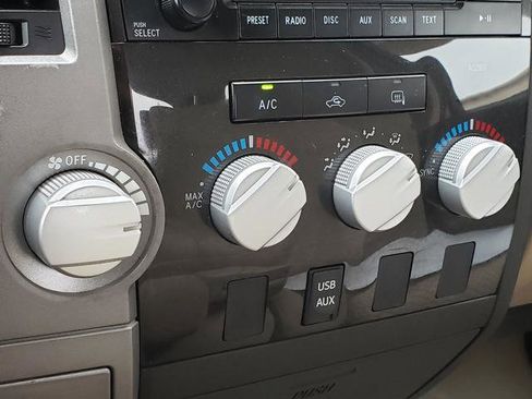 Used 2010 Toyota Tundra 4x4 Double Cab image 25