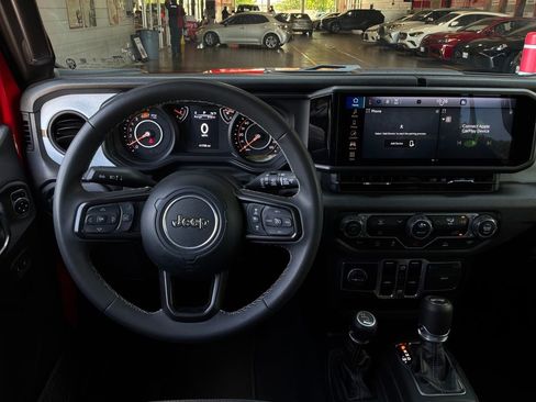 Used 2025 Jeep Wrangler Unlimited Sport AWD/4WD image 13