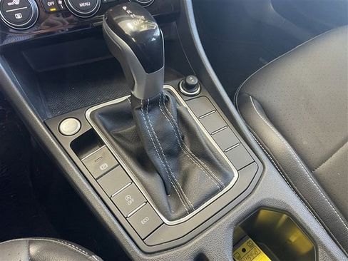 Used 2023 Volkswagen Jetta SE image 18