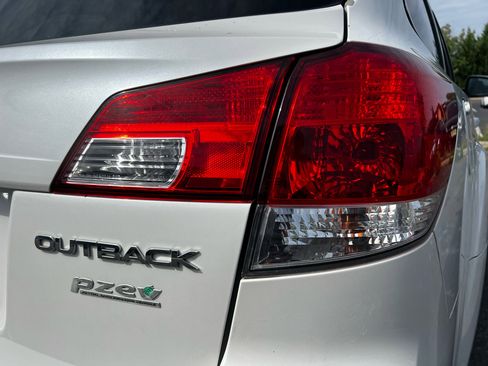 Used 2013 Subaru Outback 2.5i Limited image 27