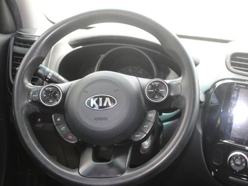 Used 2017 Kia Soul FWD image 11