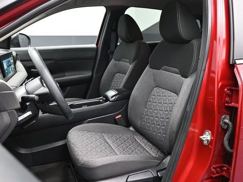 Used 2025 Nissan Kicks SV image 5