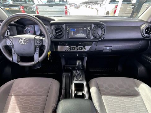 Used 2018 Toyota Tacoma SR w/ SR Convenience Package image 12
