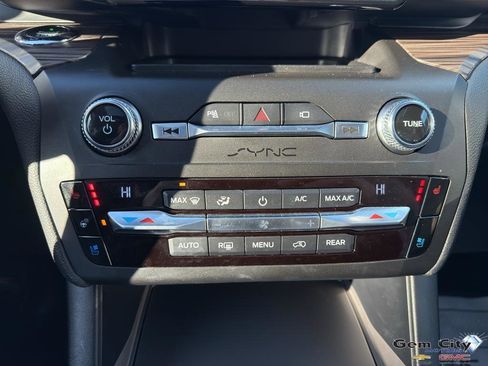 Used 2020 Ford Explorer Limited w/ Class III Trailer Tow Package image 24