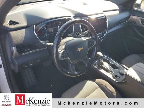 Used 2022 Chevrolet Traverse LT FWD image 6