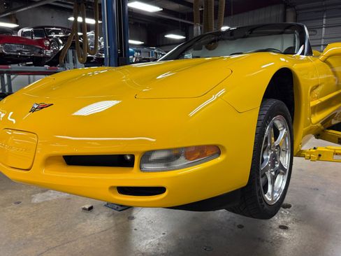Used 2002 Chevrolet Corvette w/ Preferred Equipment Group2 image 95