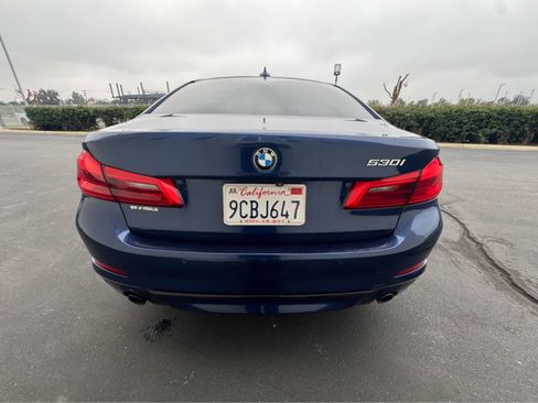 Used 2019 BMW 530i w/ Convenience Package image 4