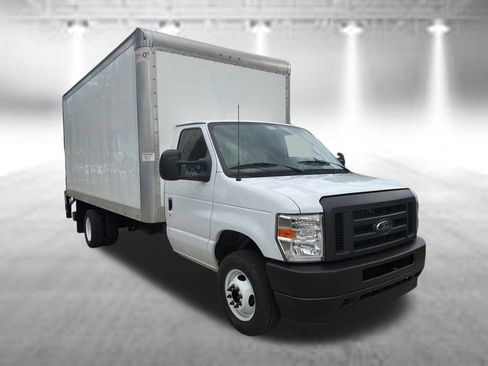 Used 2024 Ford E-450 and Econoline 450 Super Duty w/ Power Windows & Locks Group RWD image 3