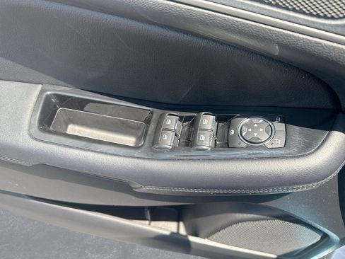Used 2018 Ford Edge SEL w/ Ford Safe & Smart Package FWD image 22