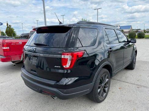 Used 2018 Ford Explorer XLT w/ Equipment Group 202A AWD/4WD image 7
