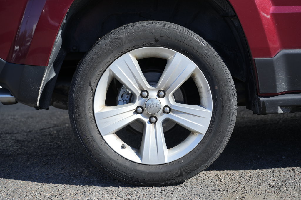 Used 2012 Jeep Patriot Limited AWD/4WD image 11