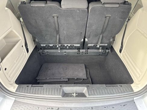 Used 2018 Dodge Grand Caravan SE w/ UConnect Hands-Free Group image 24