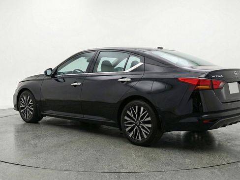 Used 2025 Nissan Altima 2.5 SV image 6