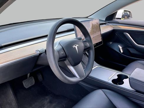 Used 2023 Tesla Model 3 Standard Range RWD image 14