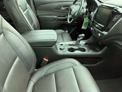 Used 2023 Chevrolet Traverse High Country FWD image 8