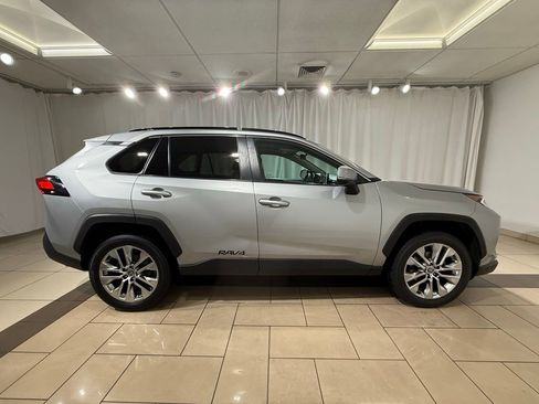 Used 2021 Toyota RAV4 XLE Premium AWD/4WD image 6
