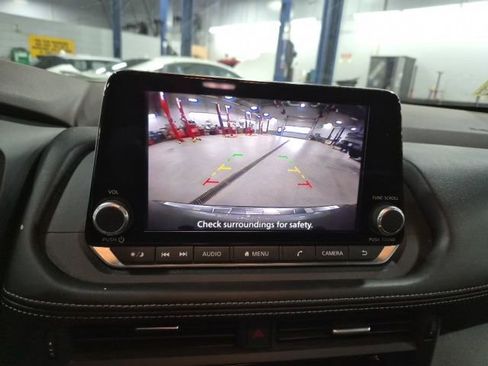 Used 2023 Nissan Rogue SV image 24