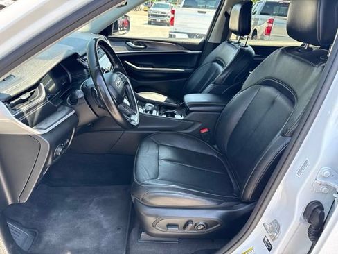 Used 2022 Jeep Grand Cherokee L Limited AWD/4WD image 11