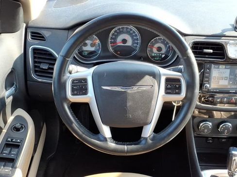 Used 2011 Chrysler 200 Limited FWD image 12