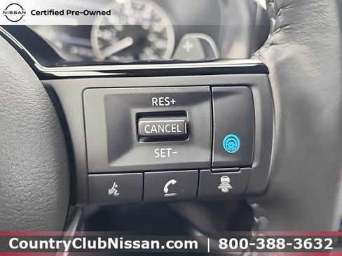 Certified 2022 Nissan Pathfinder SV image 18