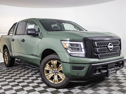 New 2024 Nissan Titan SV w/ SV Bronze Edition Package