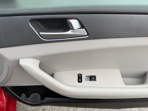 Used 2017 Hyundai Sonata SE image 28