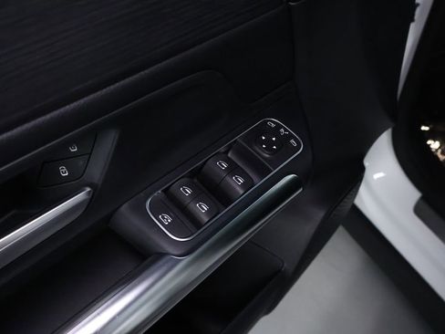 Used 2022 Mercedes-Benz GLA 250 4MATIC w/ AMG Line image 14