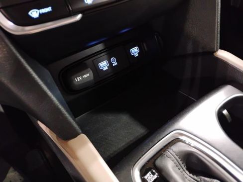 Used 2020 Hyundai Santa Fe SE image 35