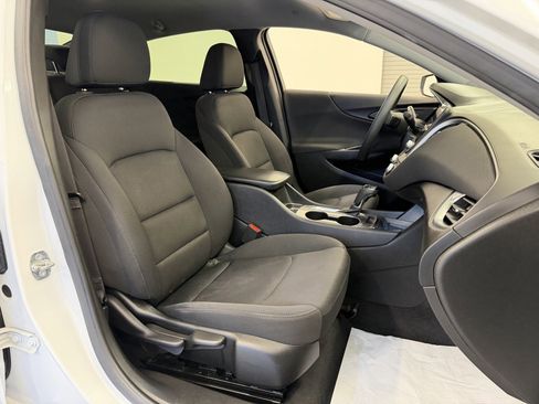 Used 2020 Chevrolet Malibu LS image 38