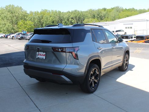 New 2026 Chevrolet Equinox LT w/ Midnight Edition FWD image 4