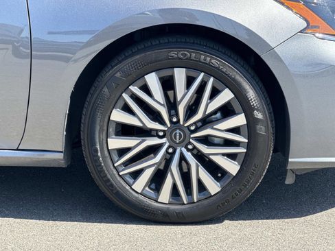 Used 2024 Nissan Altima 2.5 SV image 24