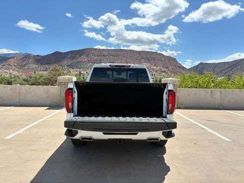 Used 2023 GMC Sierra 1500 Denali w/ Denali Reserve Package AWD/4WD image 9