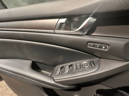 Used 2018 Honda Accord EX-L image 40