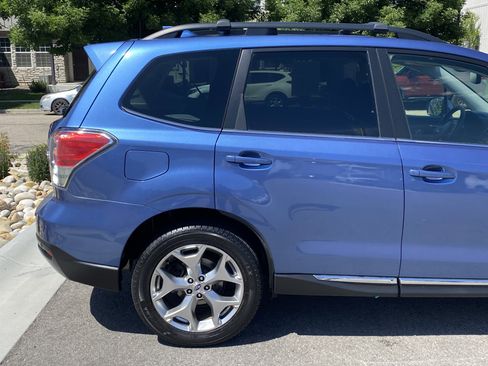 Used 2017 Subaru Forester 2.5i Touring AWD/4WD image 6