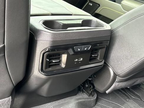 Used 2024 Chevrolet Silverado 2500 ZR2 w/ Technology Package AWD/4WD image 11