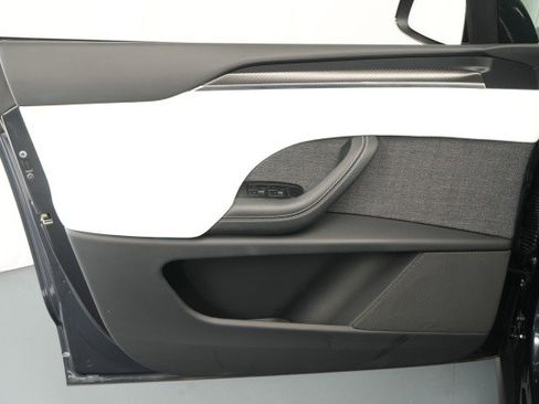 Used 2023 Tesla Model X Plaid image 24