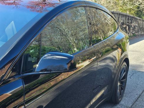 Used 2023 Tesla Model X Plaid image 22