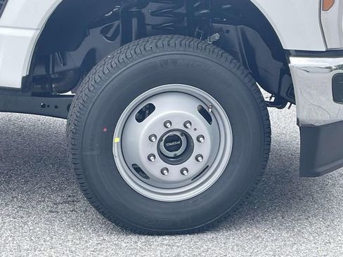 New 2025 Ford F350 XL w/ XL Chrome Package image 20