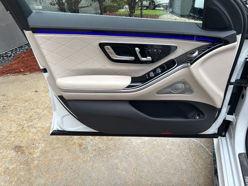 Certified 2025 Mercedes-Benz S 580 4MATIC Sedan w/ AMG Line Package image 16