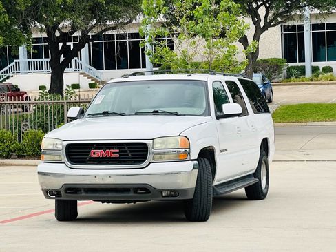 Used 2003 GMC Yukon XL SLT w/ 1SD Preferred Equipment Group RWD image 3