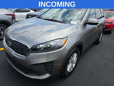 Used 2019 Kia Sorento FWD V6 image 1