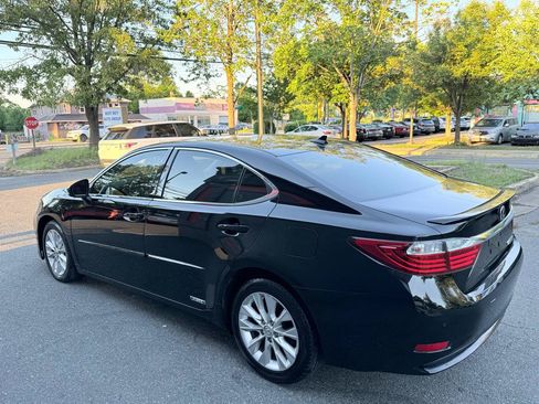 Used 2013 Lexus ES 300h w/ Luxury Pkg FWD image 5