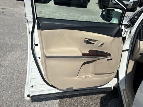 Used 2013 Toyota Venza XLE w/ XLE Premium Pkg FWD image 12