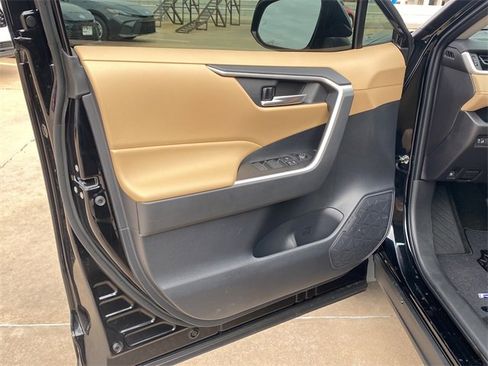 New 2025 Toyota RAV4 XLE image 13