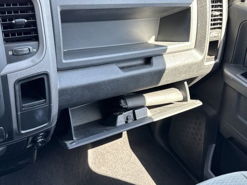 Used 2018 RAM 1500 Express RWD image 20